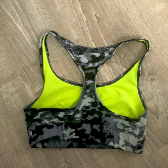 Girls Champion sports bra - Picture 2 of 4
